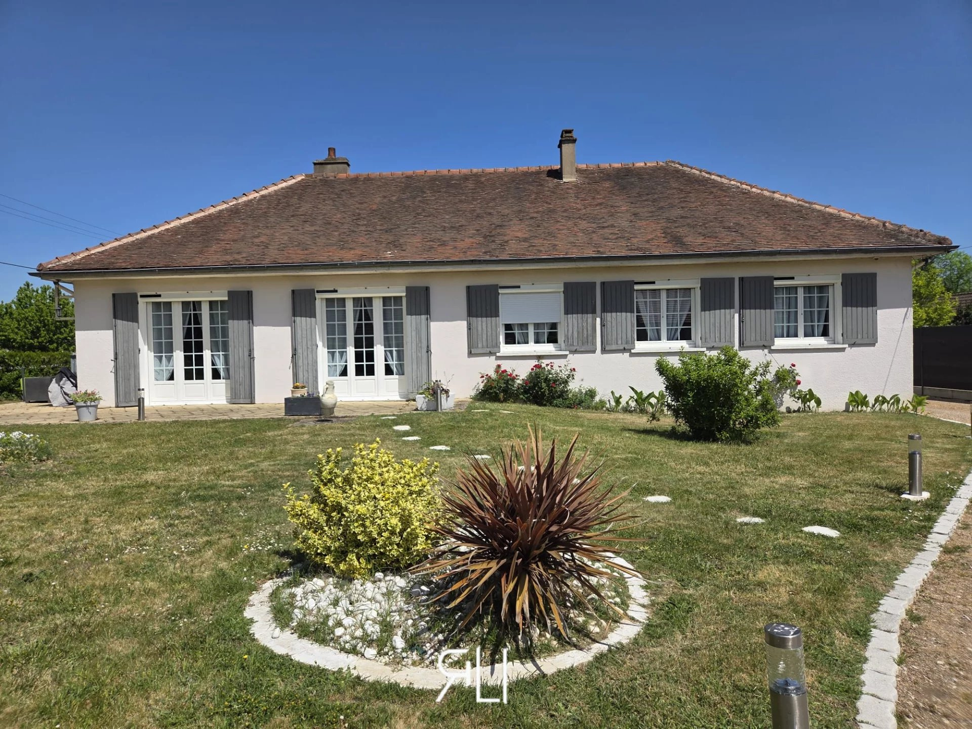 Maison à vendre à St laurent nouan, 169 m², 7 pièces – photo 1 sur 10